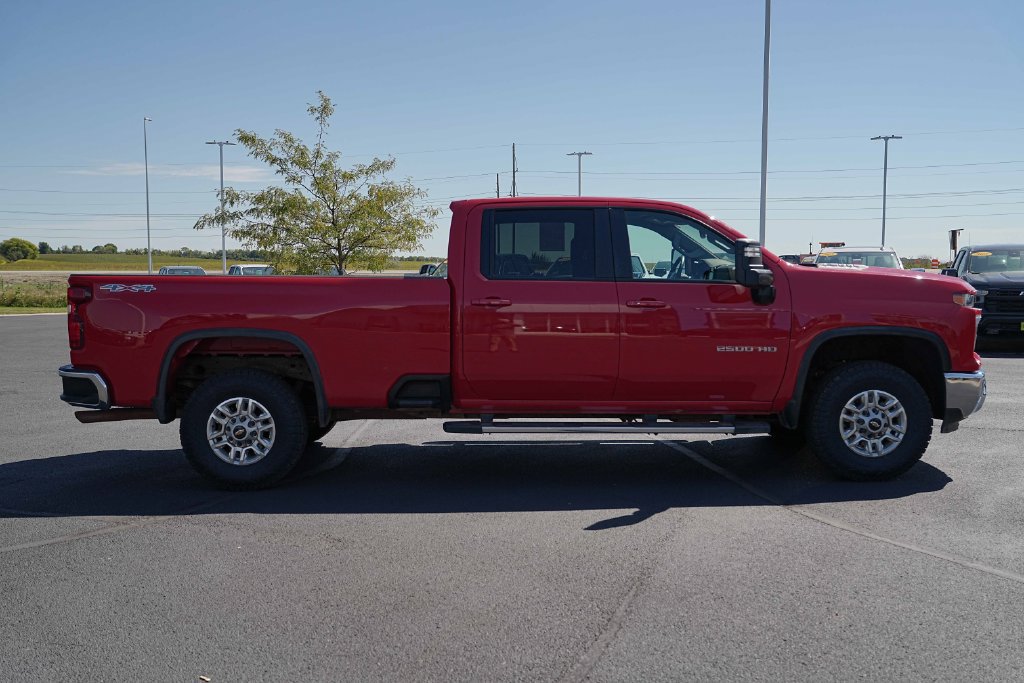 Used 2025 Chevrolet Silverado 2500 LT w/ Convenience Package AWD/4WD image 6