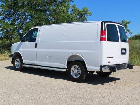 Used 2025 Chevrolet Express 2500 w/ Driver Convenience Package RWD image 25