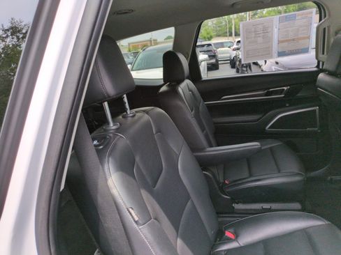 Used 2023 Kia Telluride S w/ S Sunroof Package FWD image 32
