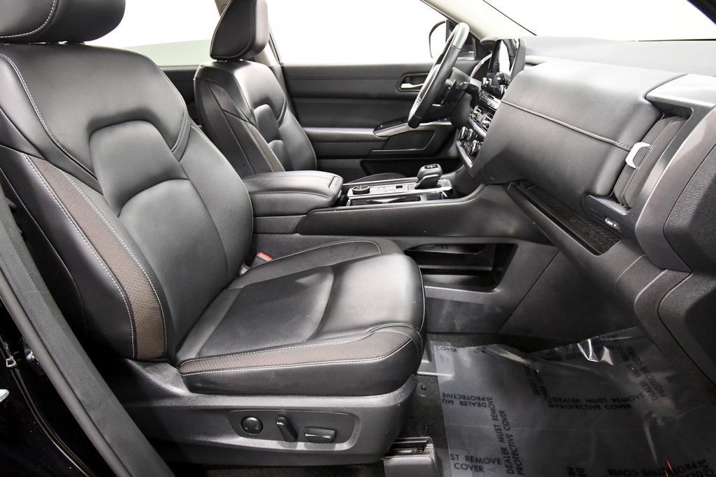 Used 2024 Nissan Pathfinder SL AWD/4WD image 19