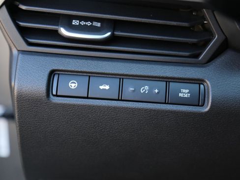 Used 2025 Nissan Altima 2.5 SL FWD image 12