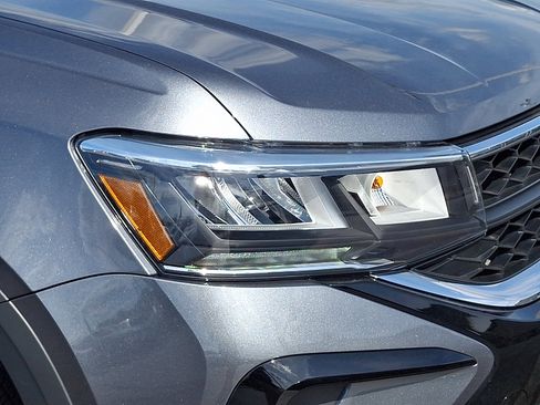 Certified 2024 Volkswagen Taos S AWD/4WD image 9