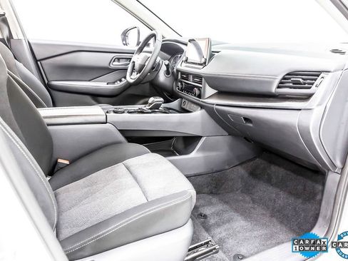 Used 2025 Nissan Rogue SV image 34