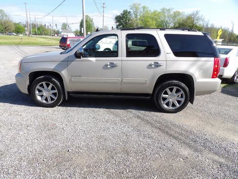 Used 2013 GMC Yukon SLT w/ SLT Chrome Package AWD/4WD image 3
