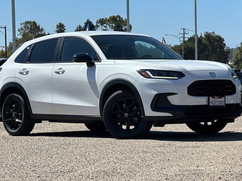 Used 2023 Honda HR-V Sport image 2