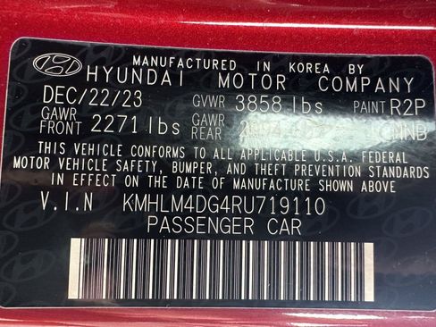 Certified 2024 Hyundai Elantra SEL FWD image 15