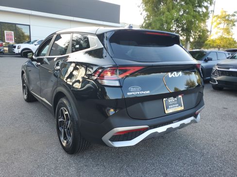 Certified 2025 Kia Sportage LX image 2