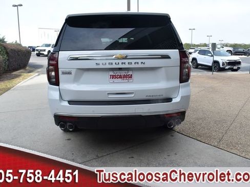 Used 2022 Chevrolet Suburban Premier image 8