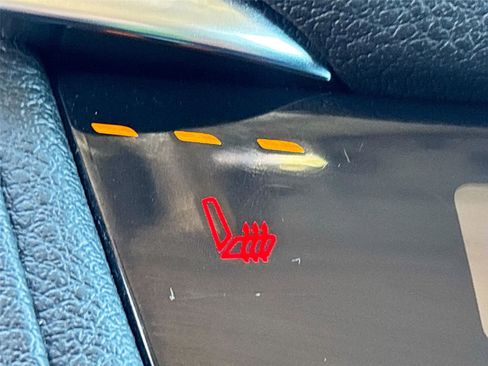 Used 2018 Cadillac XT5 Luxury image 23