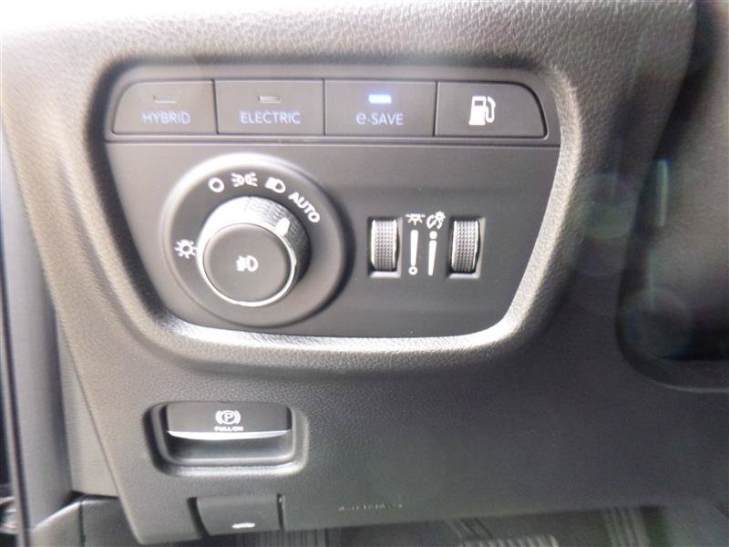 Used 2023 Jeep Grand Cherokee Overland w/ Advanced Protech Group III AWD/4WD image 15