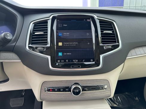 Used 2025 Volvo XC90 B6 Plus w/ Protection Package Premier image 11