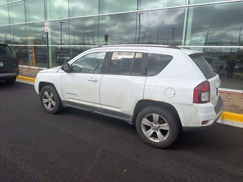 Used 2014 Jeep Compass Sport image 7