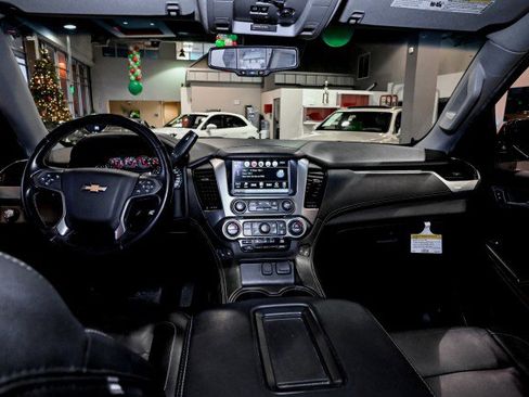 Used 2020 Chevrolet Suburban LT image 33