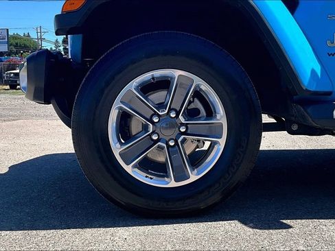 Used 2021 Jeep Wrangler Unlimited Sahara AWD/4WD image 12
