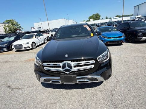 Used 2022 Mercedes-Benz GLC 300 4MATIC w/ Premium Package Lite image 2