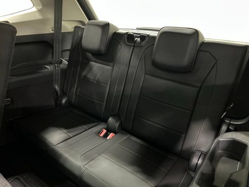 Used 2018 Volkswagen Tiguan S FWD image 28