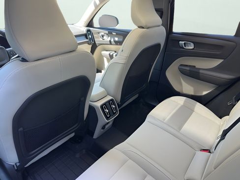 Used 2025 Volvo XC40 B5 Ultra w/ Climate Package AWD/4WD image 19