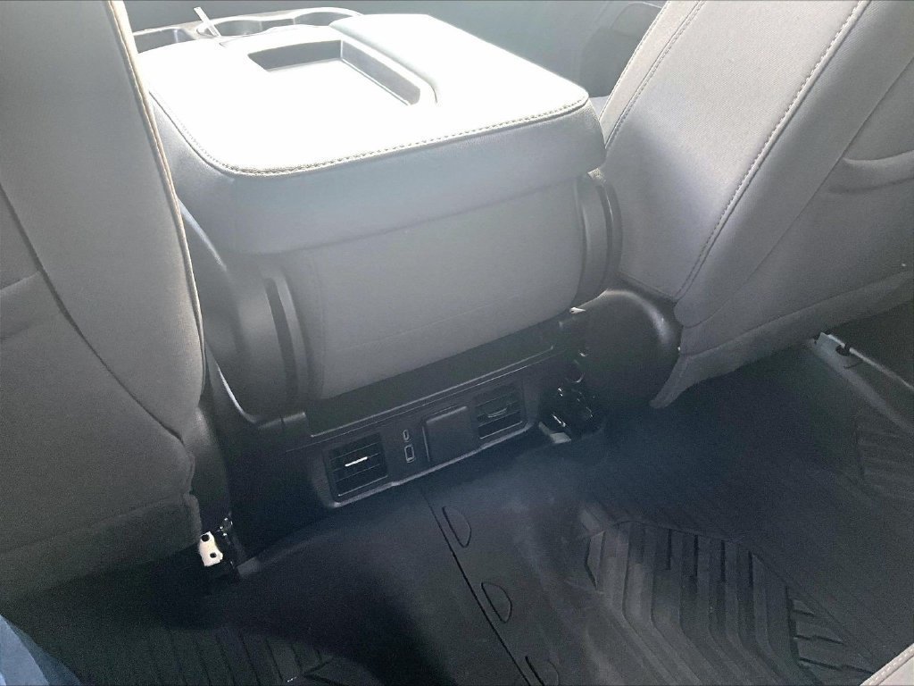 Used 2023 Chevrolet Silverado 1500 LT AWD/4WD image 27