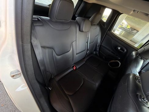 Used 2016 Jeep Renegade Limited AWD/4WD image 34