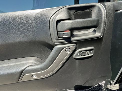 Used 2012 Jeep Wrangler Unlimited Sport AWD/4WD image 23