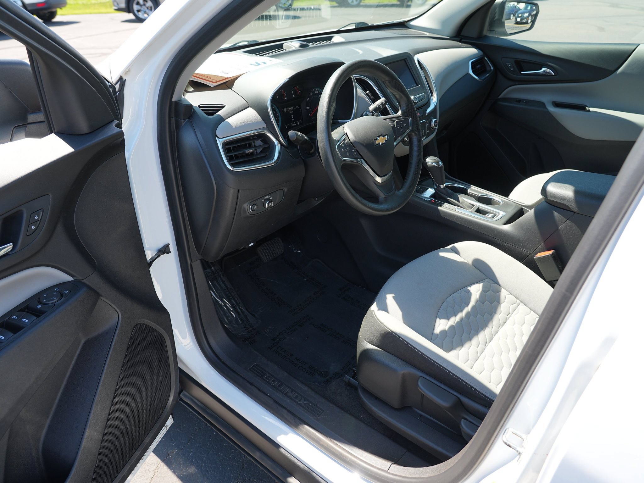 Used 2021 Chevrolet Equinox LS AWD/4WD image 14