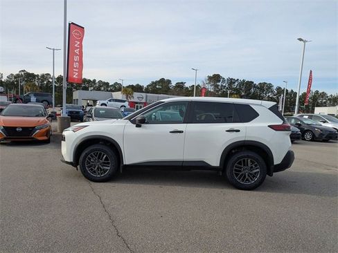 Used 2023 Nissan Rogue S image 6