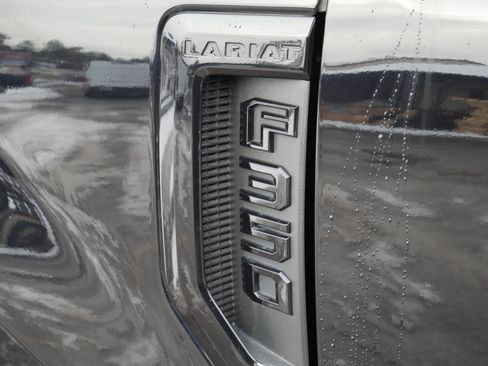 Certified 2021 Ford F350 Lariat image 19