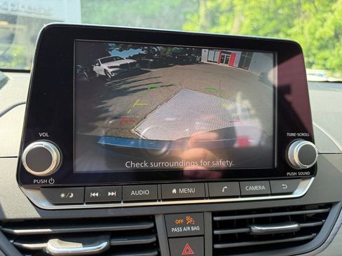 Used 2023 Nissan Altima 2.5 SV FWD image 19