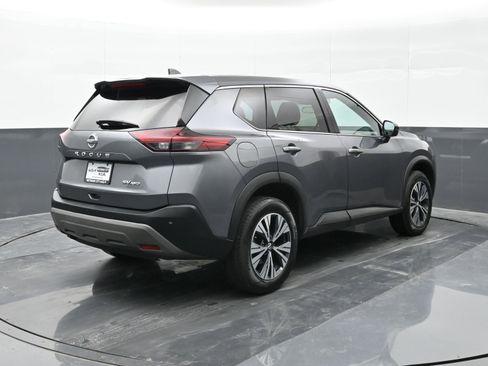 Used 2021 Nissan Rogue SV image 8
