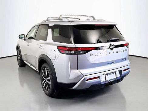 New 2025 Nissan Pathfinder Platinum w/ Cargo Package image 5