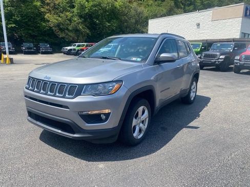 Used 2020 Jeep Compass Latitude w/ Popular Equipment Group AWD/4WD image 5