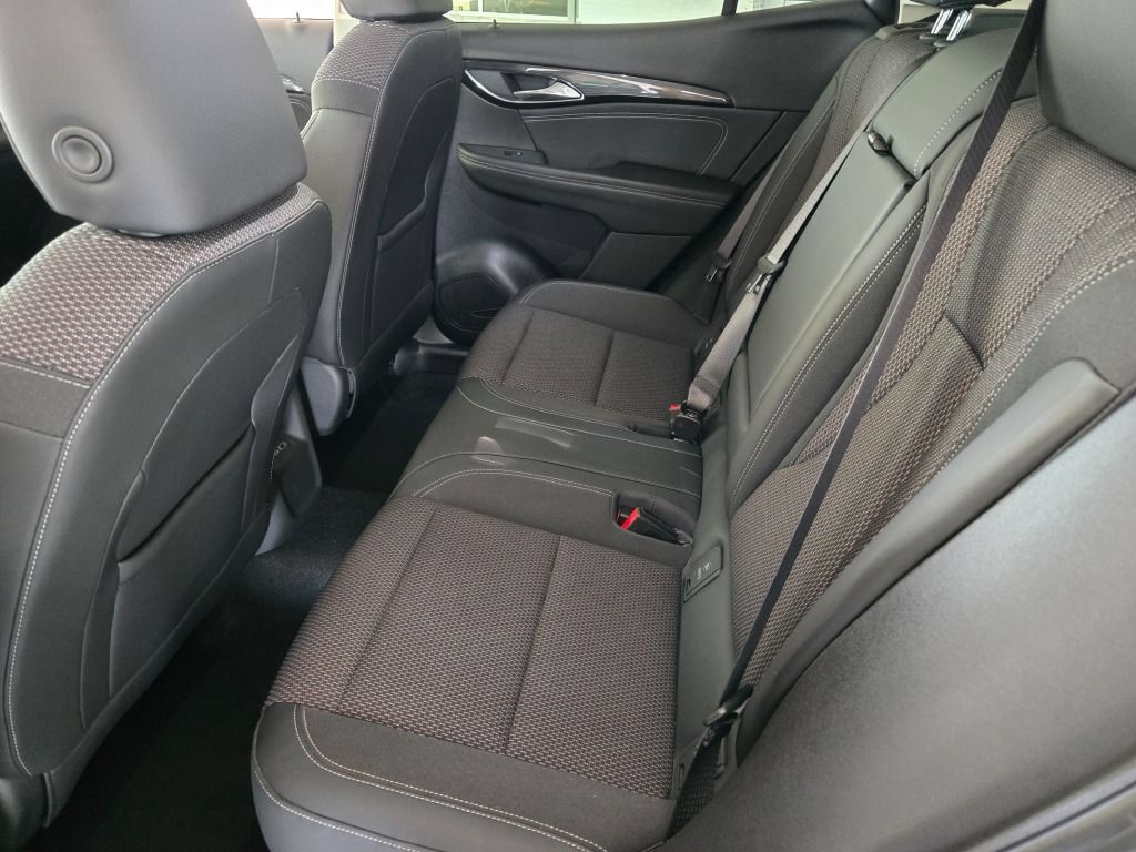 Certified 2022 Buick Envision Preferred FWD image 17