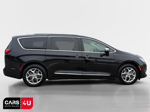 Used 2020 Chrysler Pacifica Limited image 8