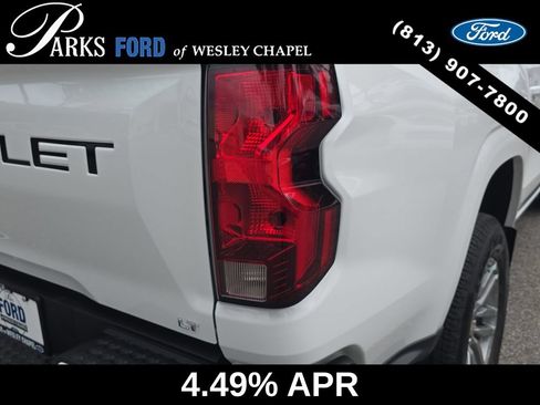 Used 2024 Chevrolet Colorado LT RWD image 7