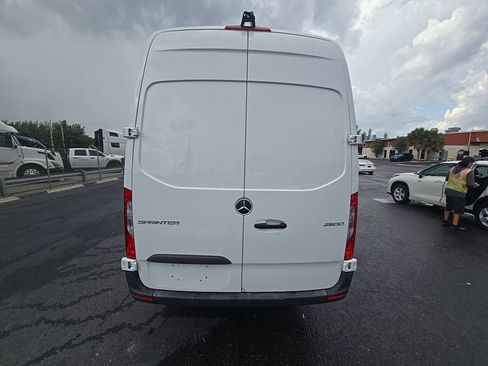 Used 2025 Mercedes-Benz Sprinter 2500 image 5