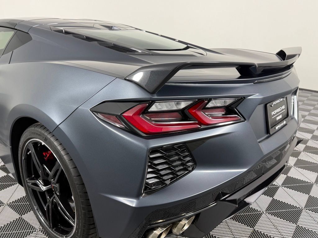 Used 2021 Chevrolet Corvette Stingray Premium Cpe w/ Z51 Performance Package RWD image 12