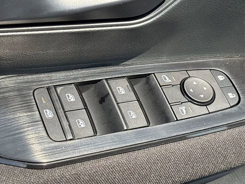 Certified 2025 Nissan Kicks S image 26