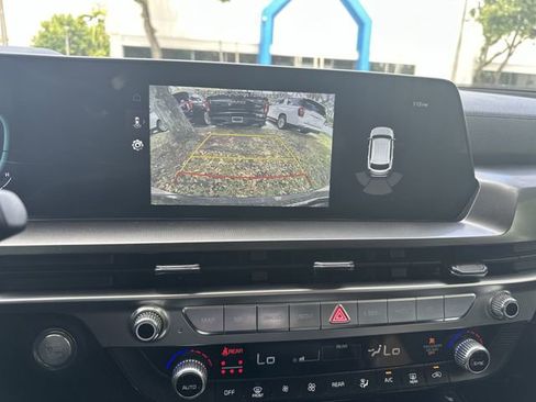 Used 2025 Kia Telluride S AWD/4WD image 24
