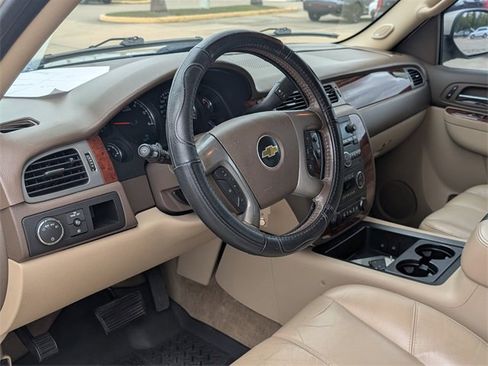 Used 2011 Chevrolet Suburban LT w/ Luxury Package image 14