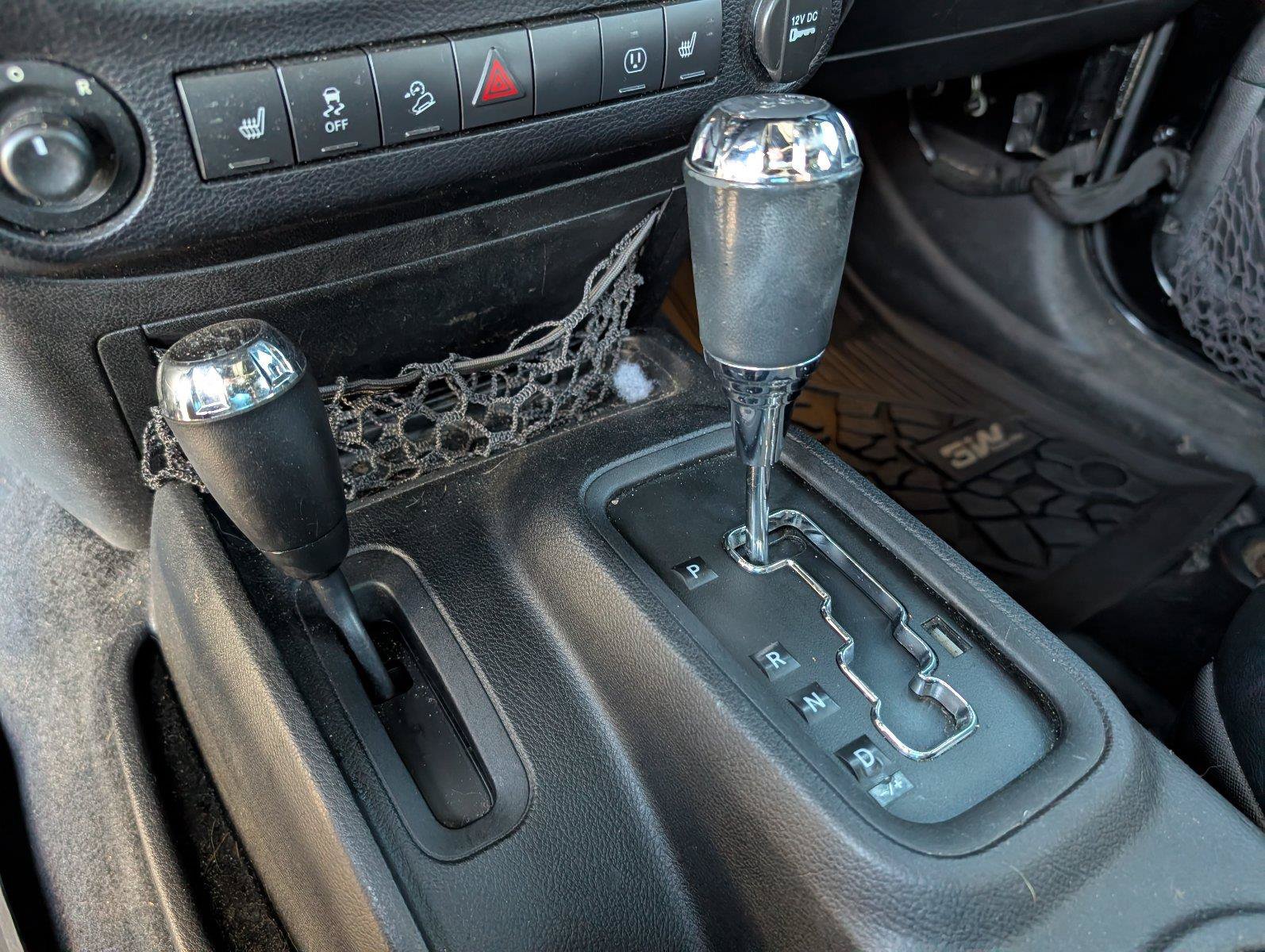 Used 2013 Jeep Wrangler Unlimited Rubicon AWD/4WD image 22