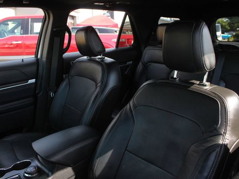 Used 2018 Ford Explorer Limited w/ Equipment Group 301A AWD/4WD image 22