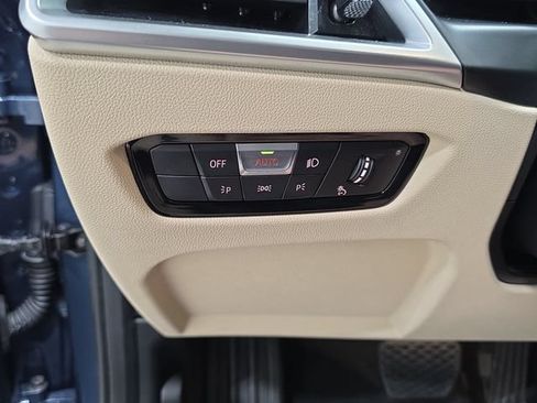 Certified 2026 BMW 330i xDrive Sedan w/ Premium Package AWD/4WD image 23