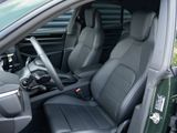 Certified 2025 Porsche Macan Electric image 5