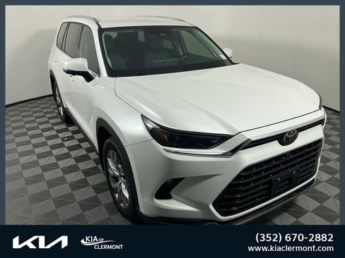 Used 2024 Toyota Grand Highlander Limited image 1