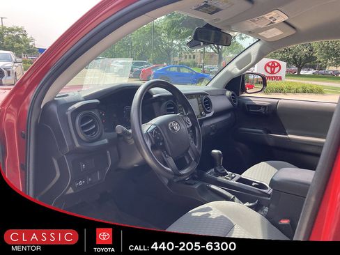 Used 2022 Toyota Tacoma SR AWD/4WD image 3