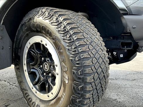 Used 2022 Ford Bronco Badlands image 7