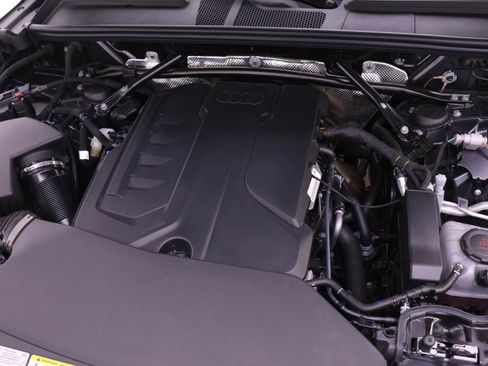 Certified 2025 Audi Q5 Premium Plus w/ Premium Plus AWD/4WD image 25