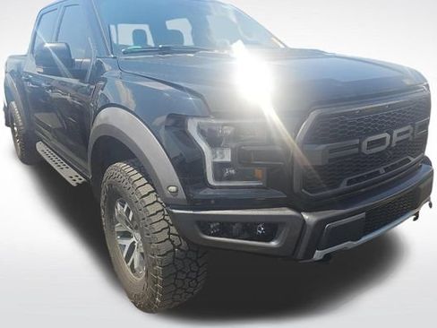 Used 2018 Ford F150 Raptor w/ Equipment Group 802A Luxury AWD/4WD image 7