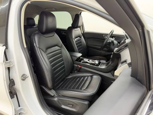 Used 2020 Ford Edge SEL w/ Cold Weather Package AWD/4WD image 11