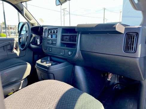 Used 2025 GMC Savana 2500 w/ Driver Convenience Package RWD image 22